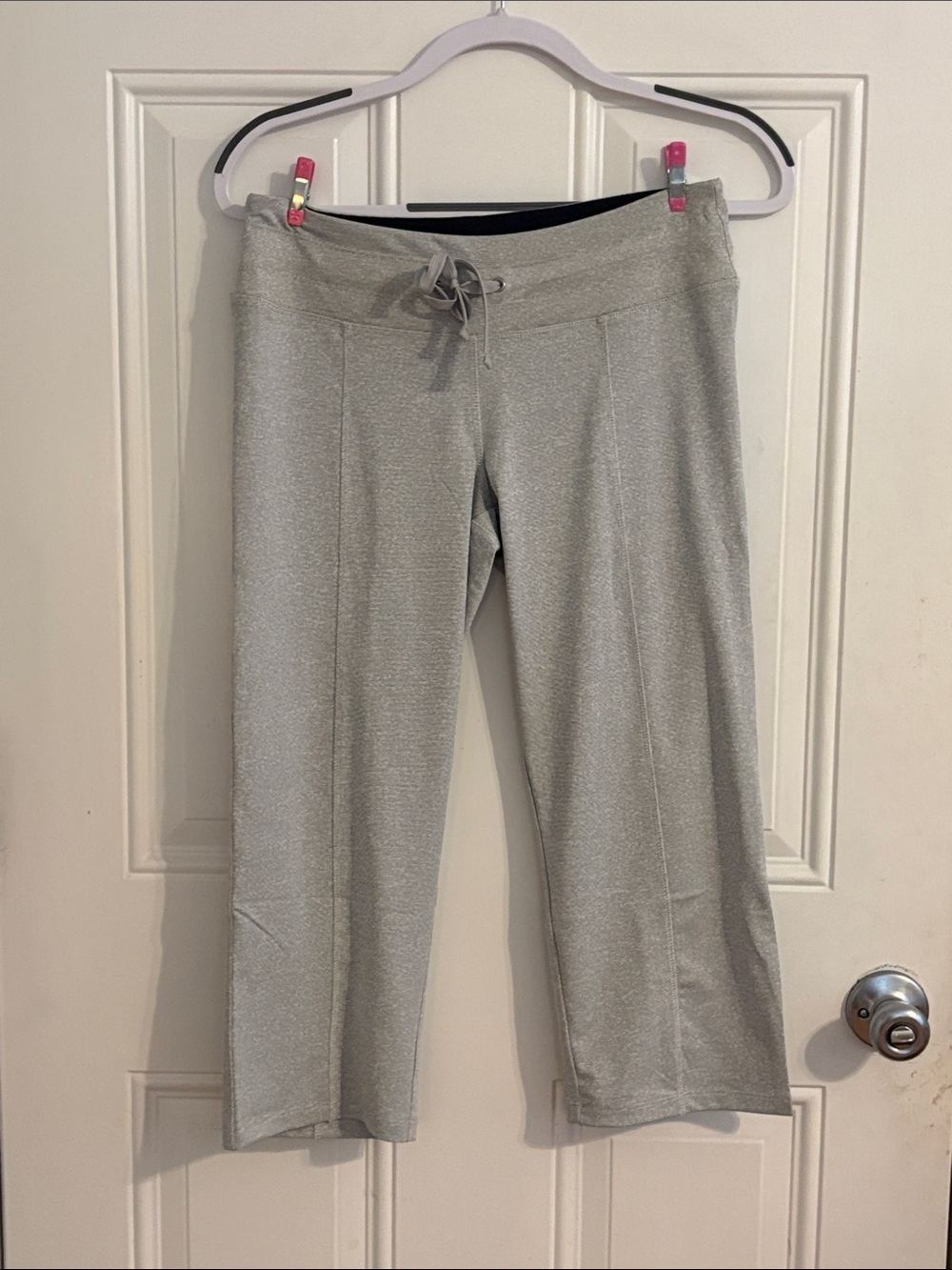 VOGO Athletica Gray Cropped Drawstring Yoga Pants